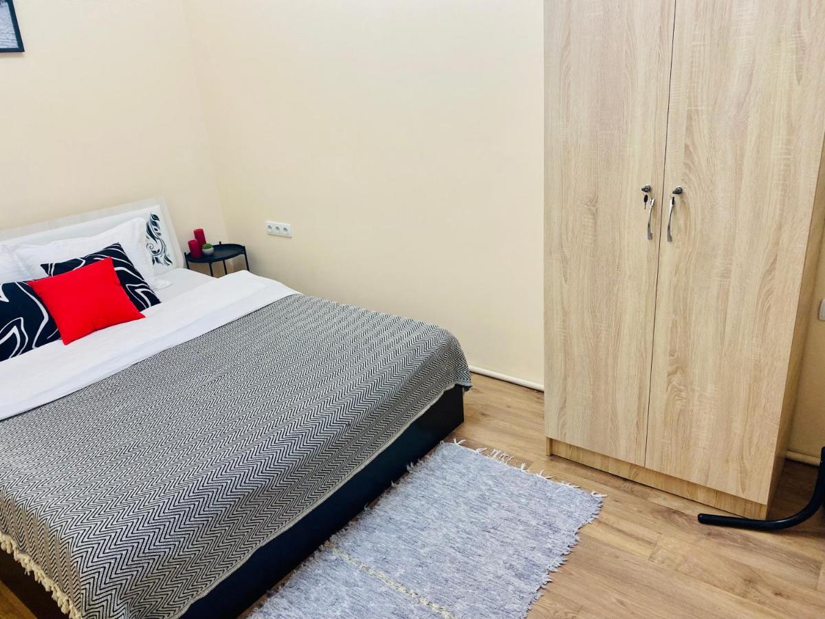Like Home Rooms Almaty Esterno foto