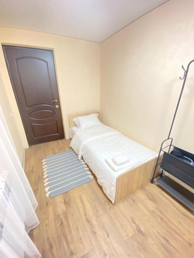 Like Home Rooms Almaty Esterno foto